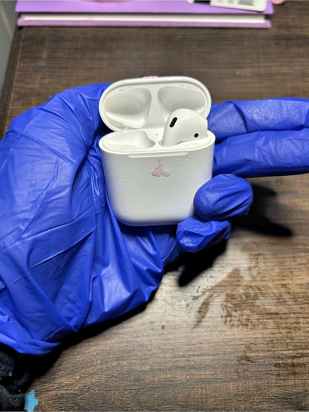 Apple AirPods (2nd Generation) ) White Wireless Earbuds